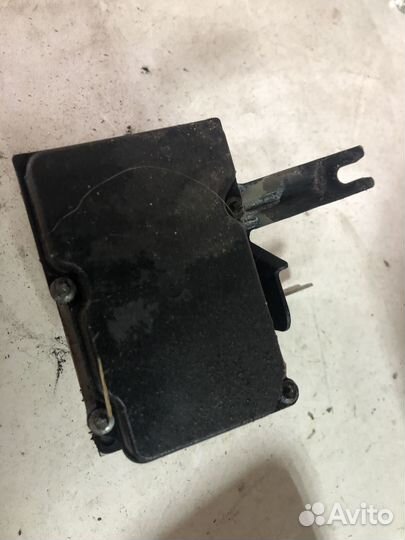 Блок абс Nissan Tiida 1