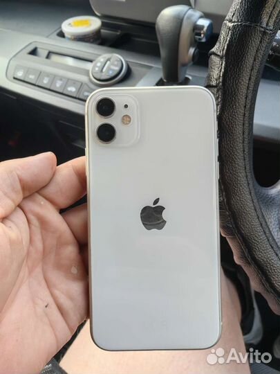 Телефон iPhone 11