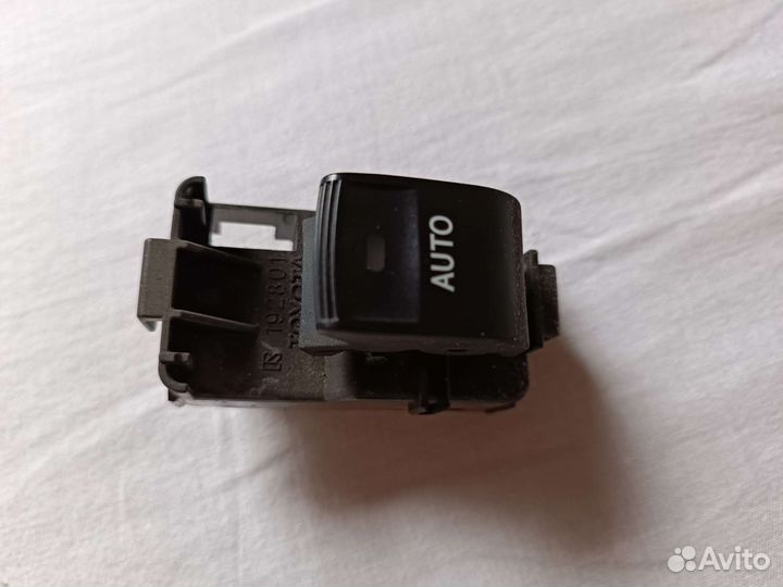 Накладка двери с кнопкой тойота камри 50