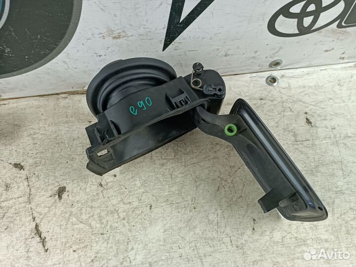 Лючок бака BMW 3 серии E90