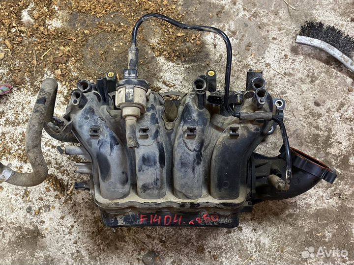 Впускной коллектор Chevrolet Aveo T250 1.4