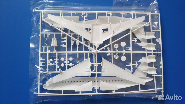 Revell 04267 Airbus A320 Lufthansa 1/144