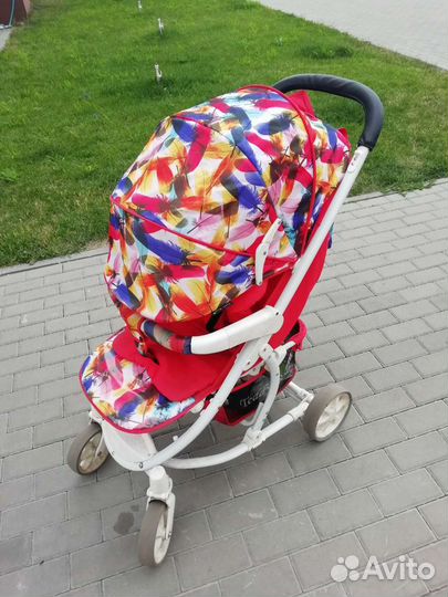 Прогулочная коляска