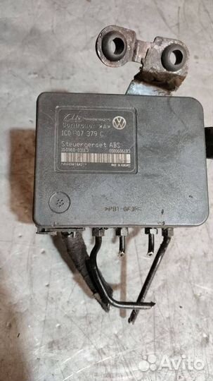 Моторчик дворников перед. Volkswagen Golf 4 1998