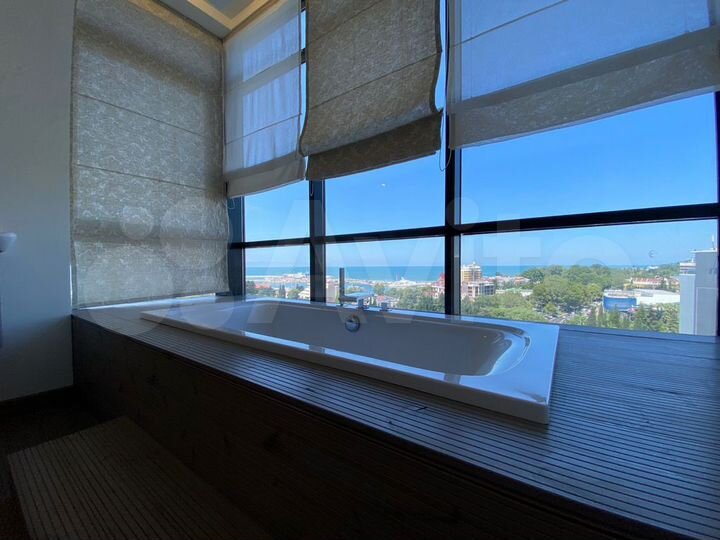 2-к. квартира, 100 м², 8/21 эт.