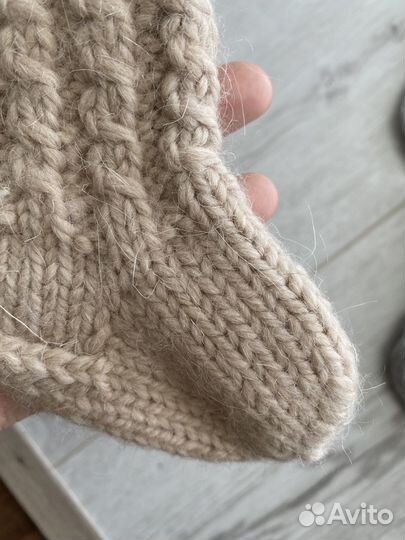 Вязанные носочки на малыша