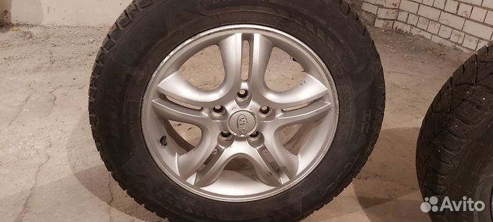 Dunlop Ice Touch 215/65 R16