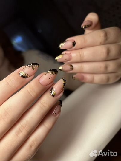 Модель на маникюр