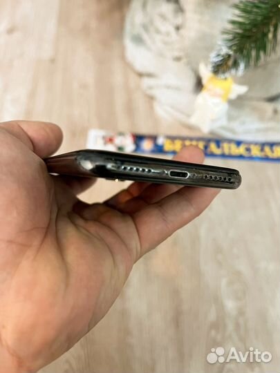 iPhone X, 256 ГБ