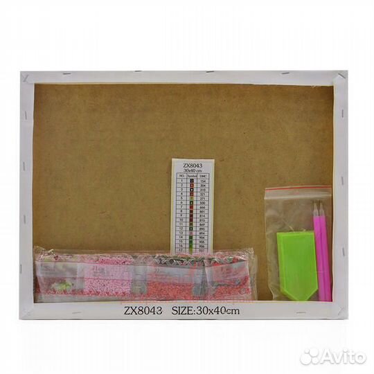 Яркое солнце над полем подсолнухов