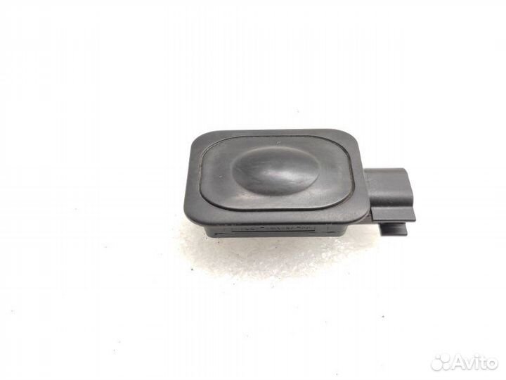 Кнопка открывания багажника Land Rover Discovery 5