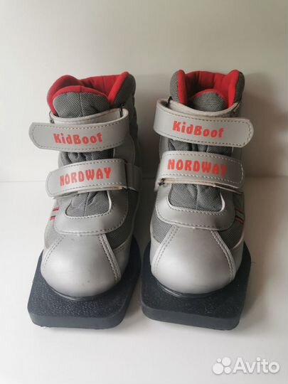 Ботинки б/у лыжные детские р. 30