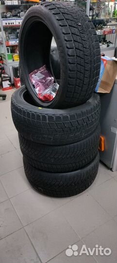 Bridgestone Blizzak DM-V1 275/40 R20 106R