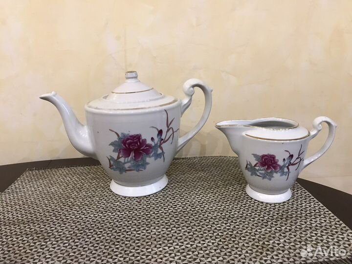 Чайник заварочный и сливочник