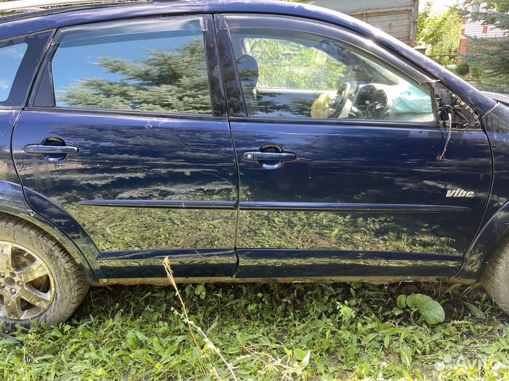 Стекло двери Pontiac Vibe