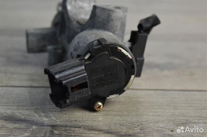 Замок зажигания toyota Avensis 2
