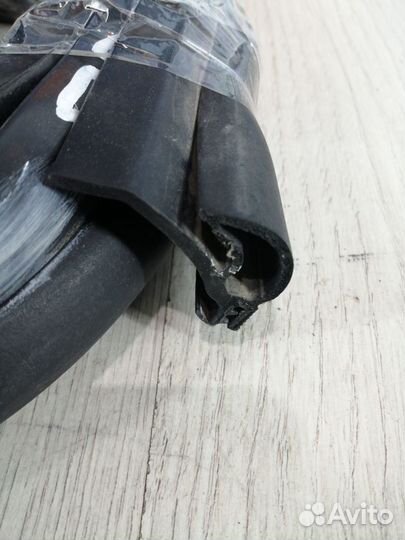 Уплотнитель резинка водосток крыши Renault sandero