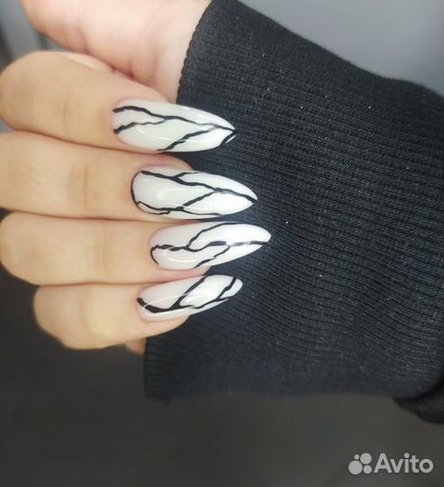 Маникюр педикюр