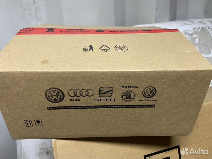 Фонарь задний левый skoda rapid