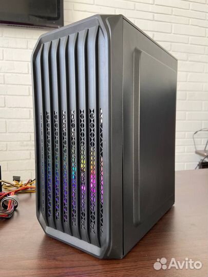 Игровой компьютерный корпус Mini Tower стекло