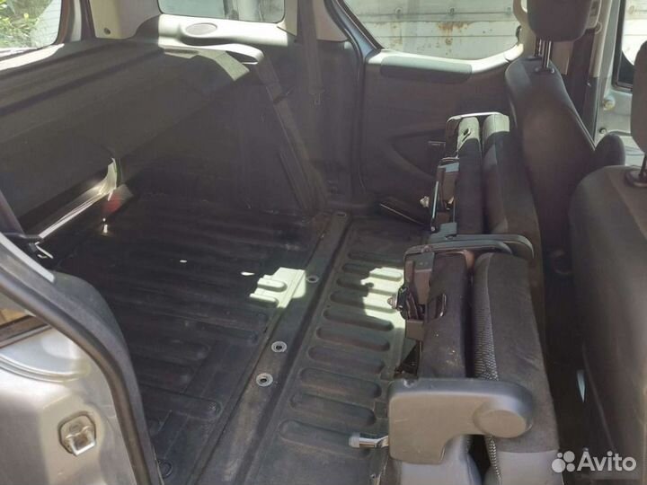 Пластик салона Peugeot Partner B9 2012-2015