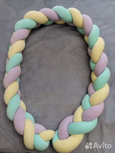 Бортик косичка в кроватку