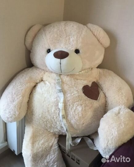 Огромный плюшевый медведь