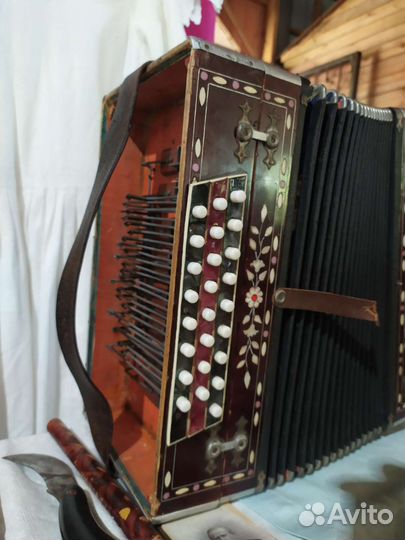 Гармонь любительская старинная