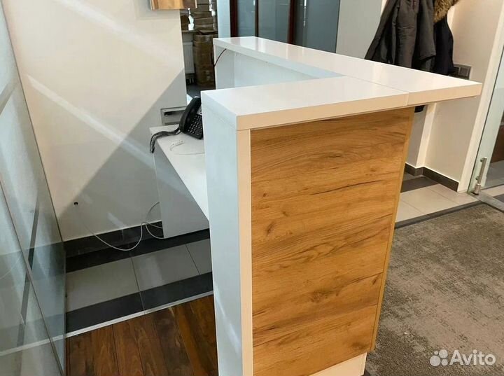 Стойка ресепшн для приемной зоны Марсия