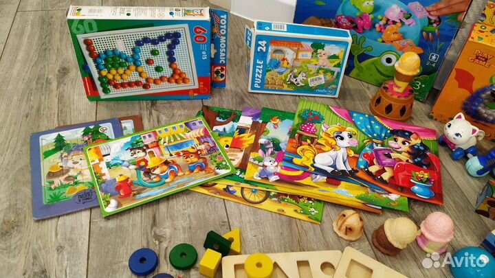 Развивающие игрушки пакетом