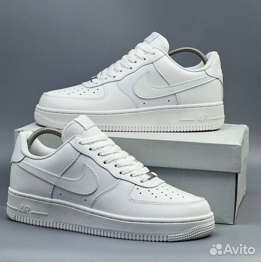 Белые Nike Air Force 1