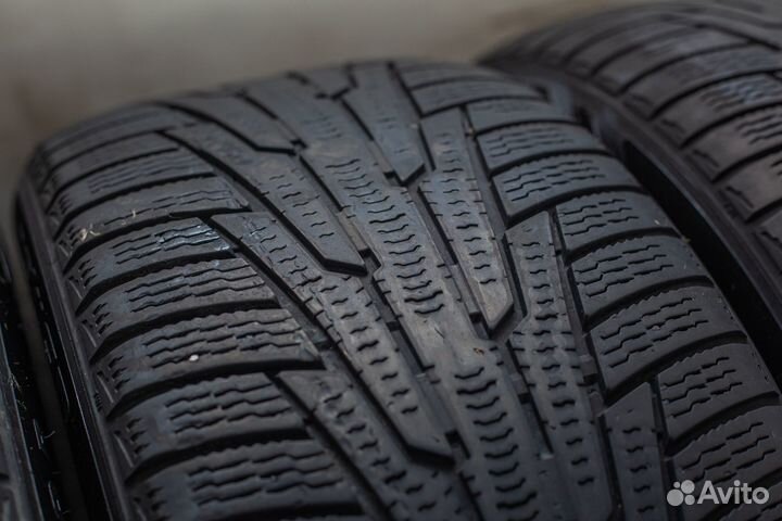 Nokian Tyres Hakkapeliitta R 245/45 R18 100R