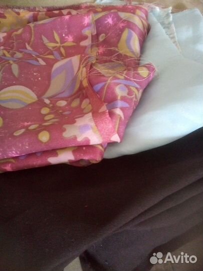 Три отреза винтажной ткани