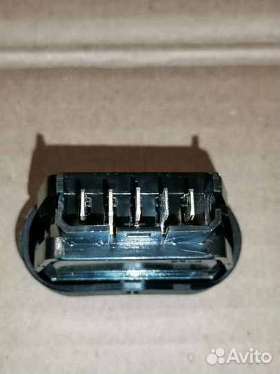 Кнопка стеклоподъемника Nissan Almera G15