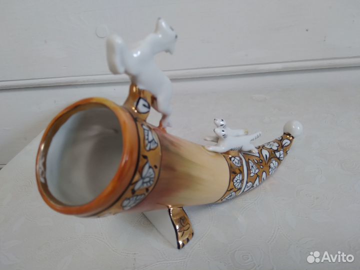 Статуэтка фарфор