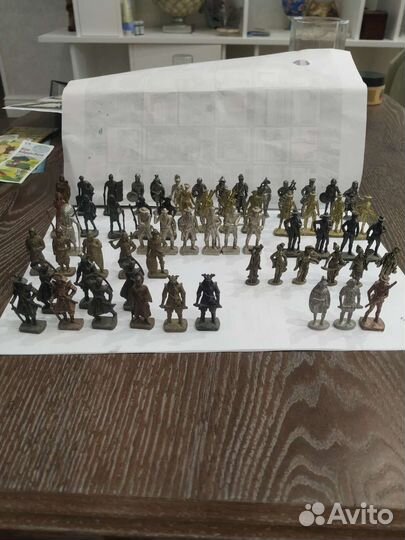 Киндер солдатики