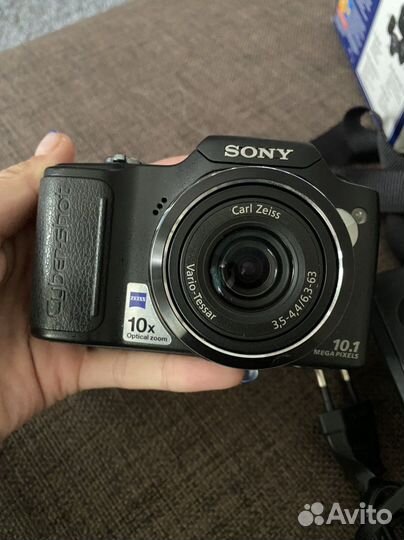 Компактный фотоаппарат