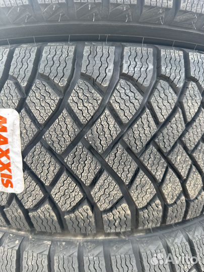 Maxxis Premitra Ice 5 SUV / SP5 225/60 R17 99T