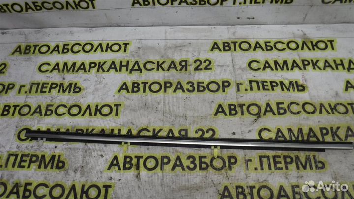 Накладка стекла переднего левого Toyota Camry XV1