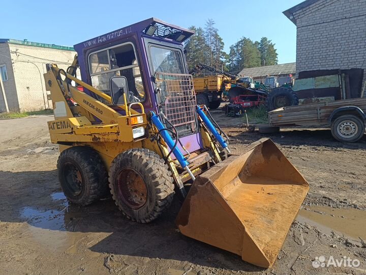 Мини-погрузчик МКСМ 800H, 2012