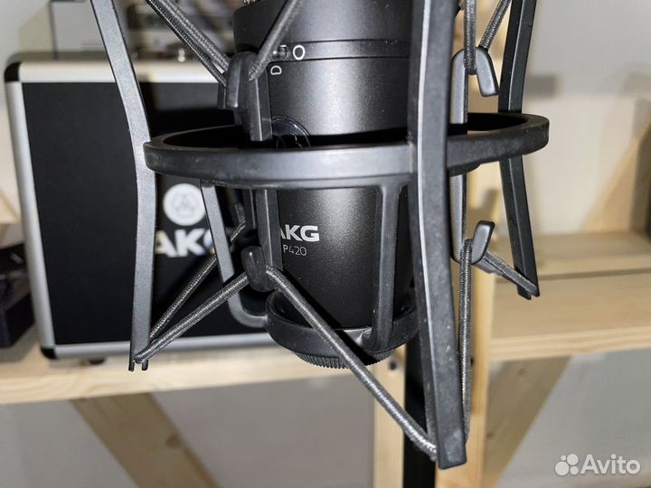 AKG P420 Студийный Микрофон