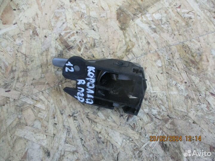 Внутренняя ручка двери Тойота Королла 150