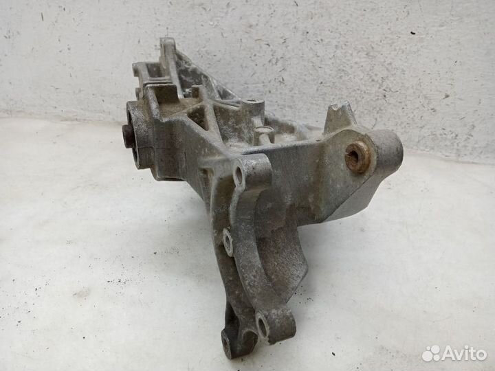 Кронштейн генератора volkswagen passat B5