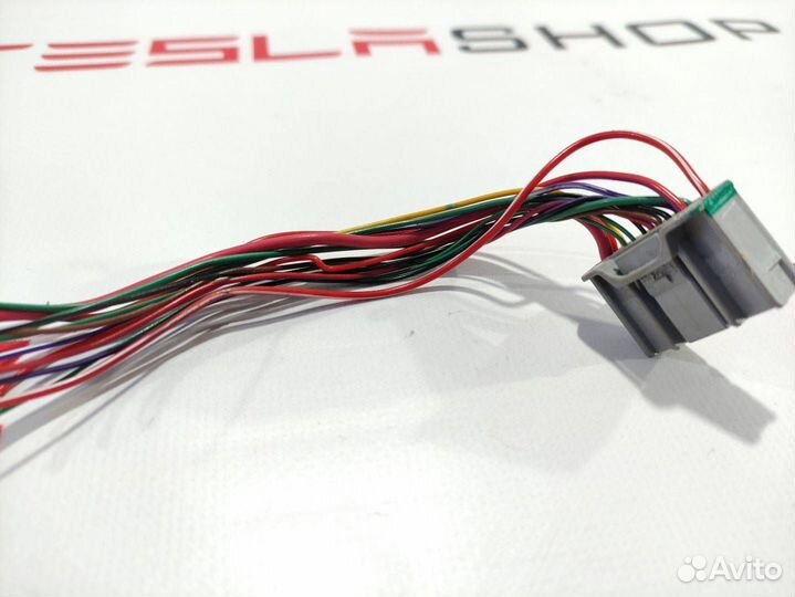 Разъем (фишка) проводки Tesla Model X 2016