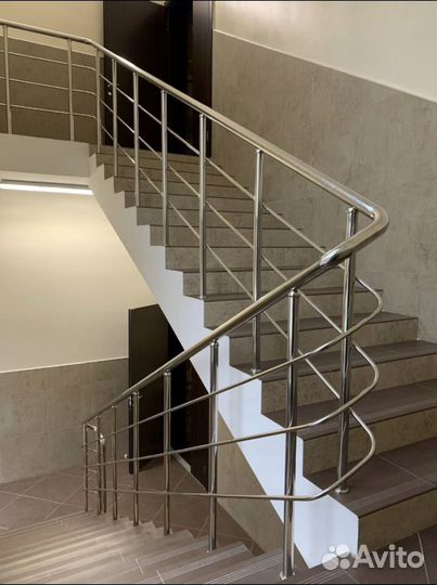 Перила из нержавеющей стали в дом