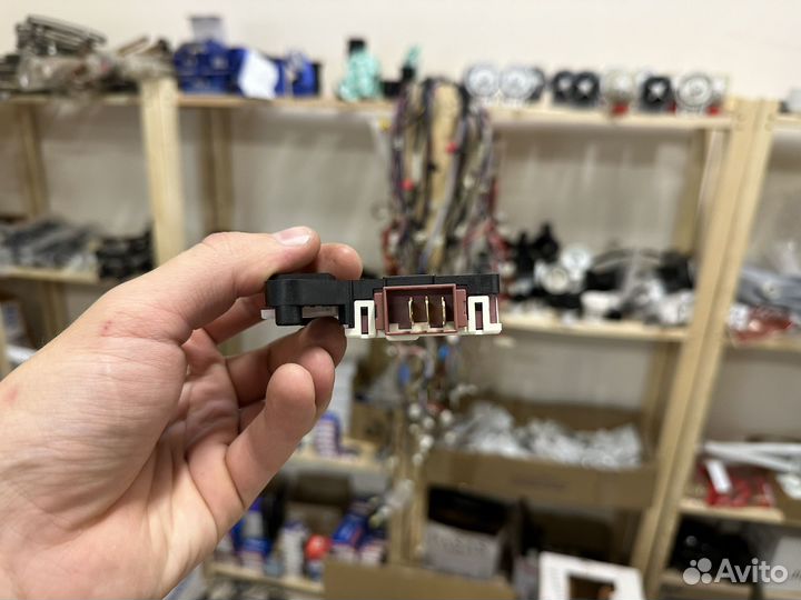 Убл (замок) стиральной машины Beko