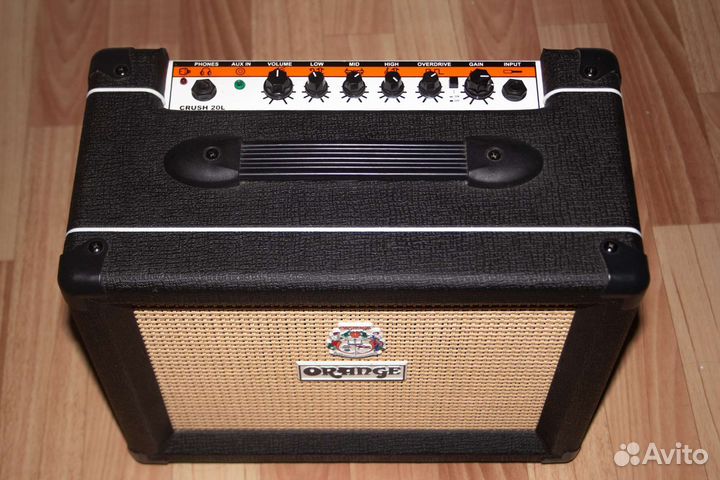 Комплект гитара + комбоусилитель + аксессуары