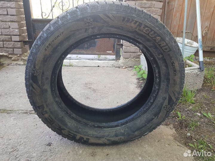 Nexen Winguard WinSpike SUV 225/60 R17