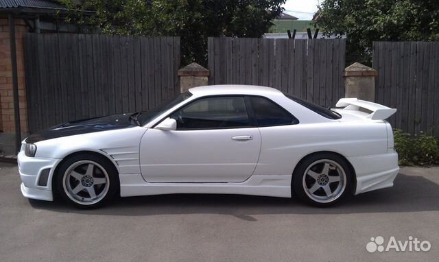 Передние крылья +25мм. на Nissan Skyline R34