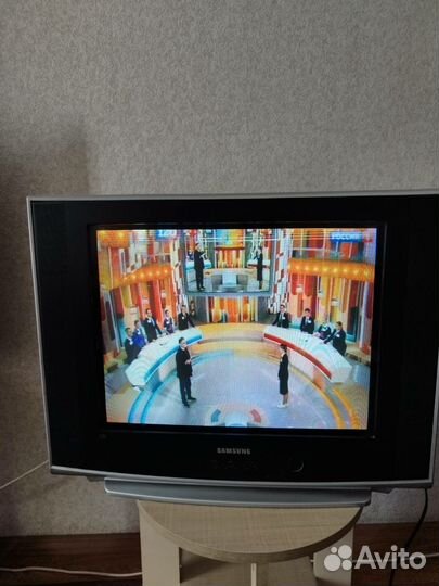 Телевизор samsung